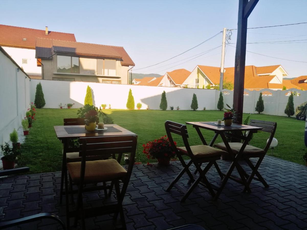 Casa Romeo & Julieta Hotel Hateg Bagian luar foto